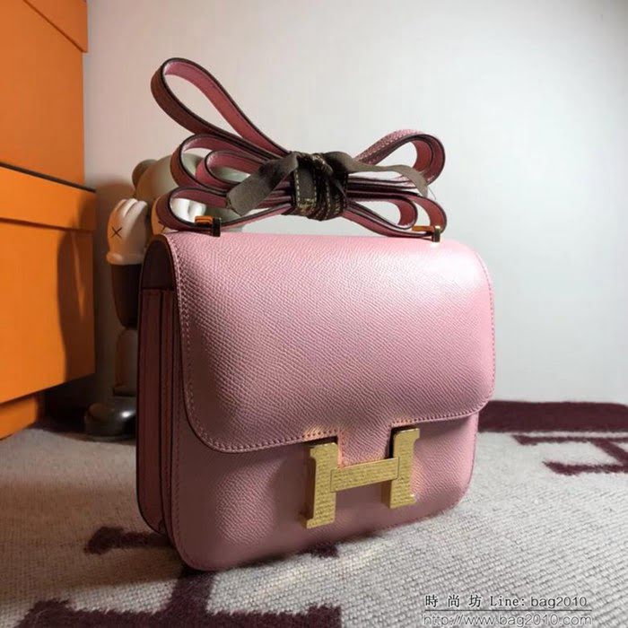HERMES愛馬仕 空姐包 constance 奶昔粉 EPSOM 18cm 金扣扣 銀扣扣 蠟線縫製 單肩斜挎包  Ama1470